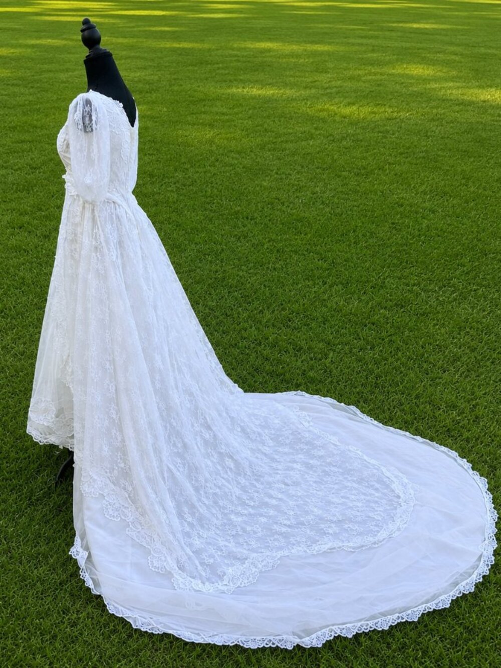 Vintage Alicia Gunne Sax Style Lace Wedding Dress Cathedral Train Made USA 7/8